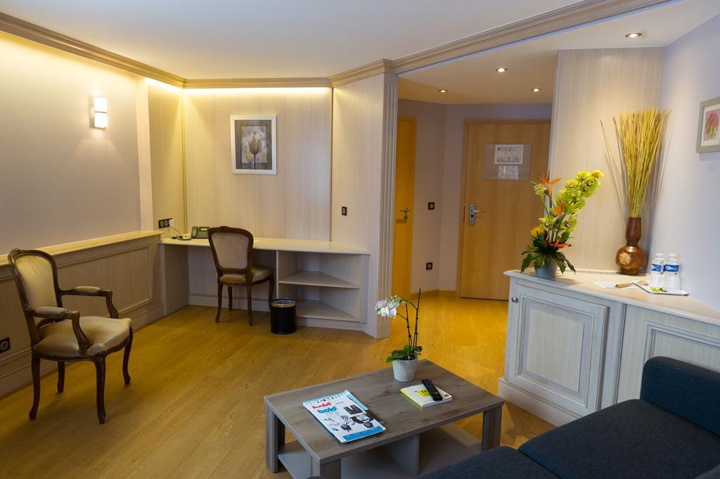 Cottage Logis Hotel - Restaurant Dudelange Exterior photo